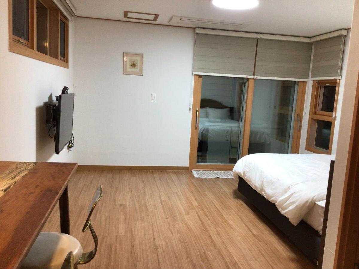 Sungsan Woori House Pension Сеогвипо Екстериор снимка