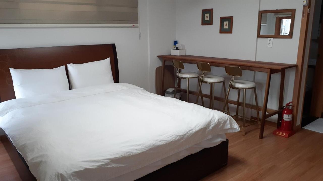 Sungsan Woori House Pension Сеогвипо Екстериор снимка